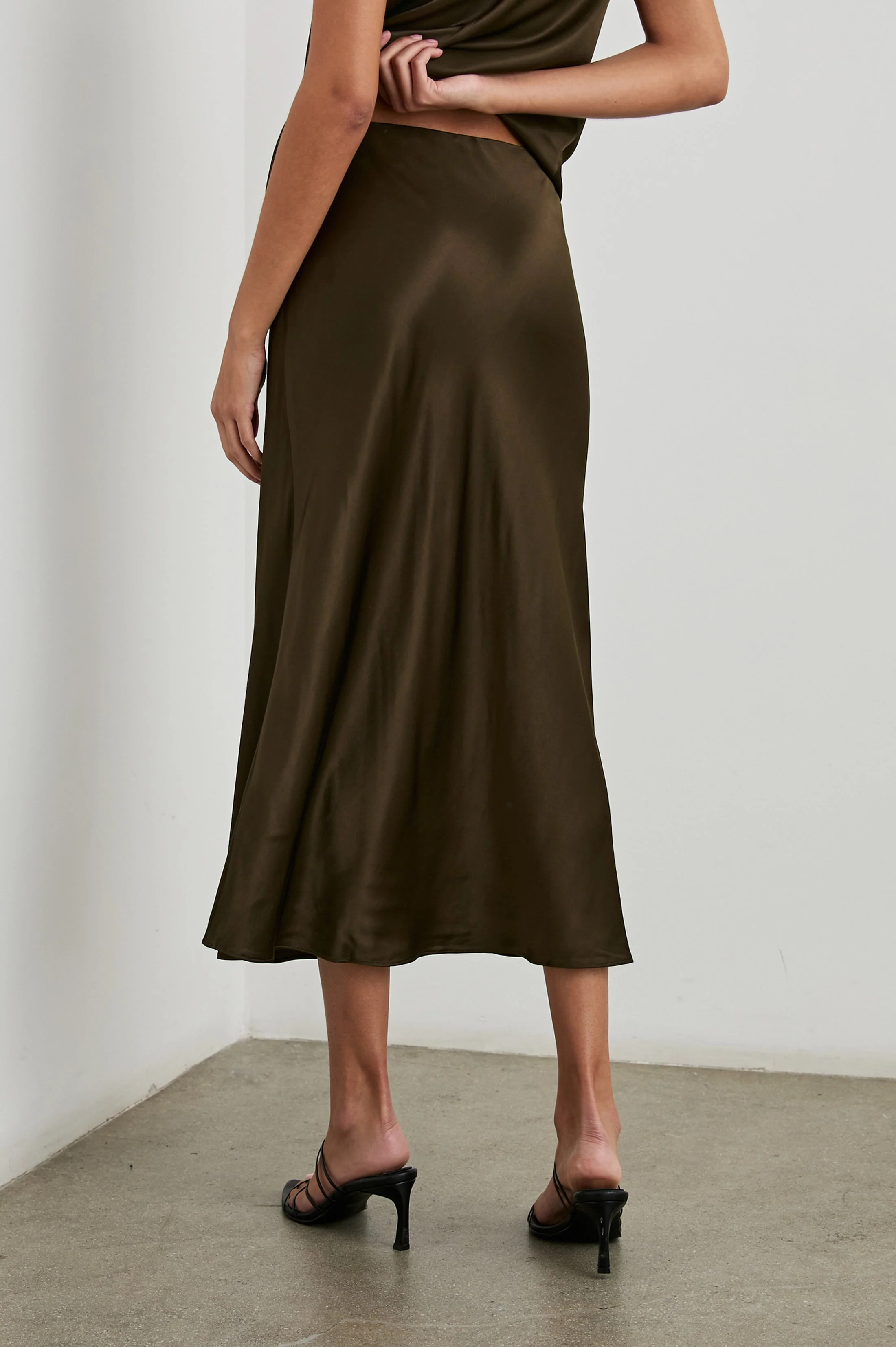 ANYA SKIRT - DARK MOSS - Image 7