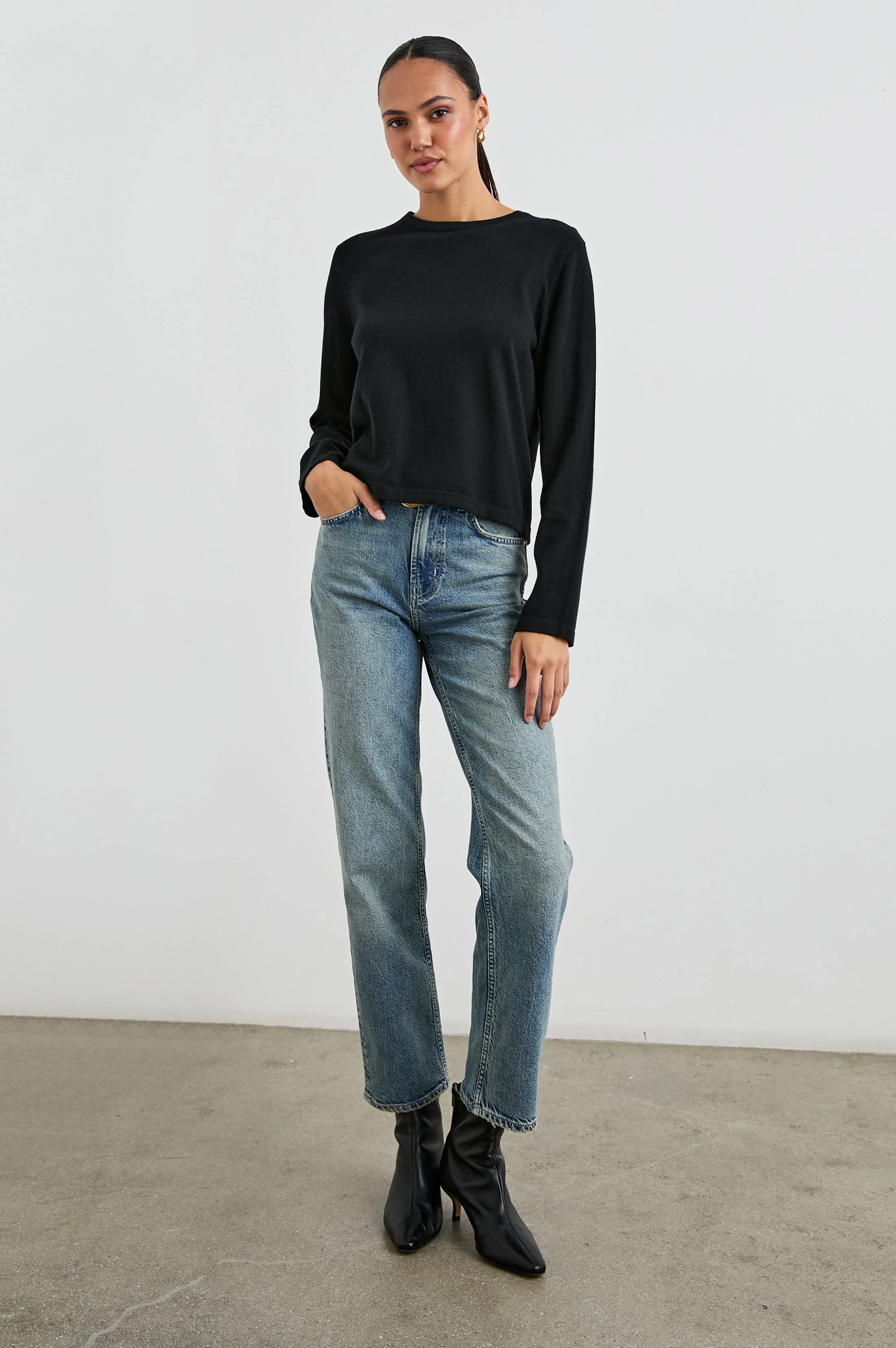 COTTON CASHMERE LONG SLEEVE T-SHIRT - BLACK - Image 8