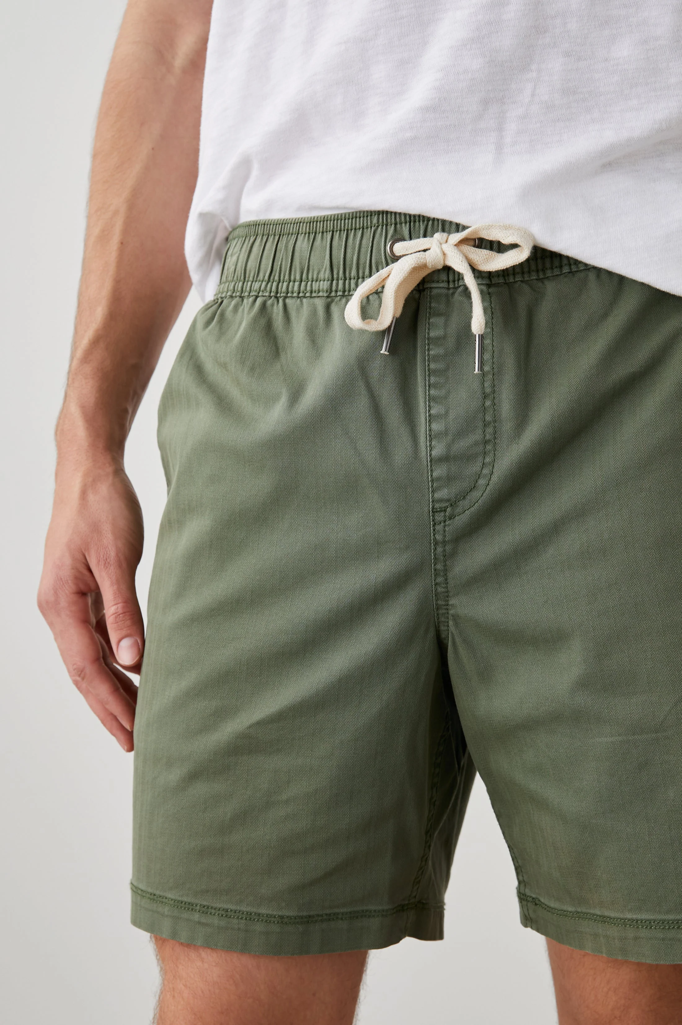 CRUZ SHORT - SPRING OLIVE - Image 8